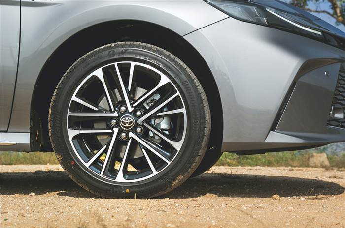 Toyota Camry alloy wheel